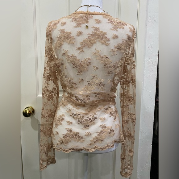 Fancy top with tan netting and gold accents - Picture 8 of 12